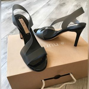 🟣DELTAN Tinsley NWOT black silicon and leather size 9 heels